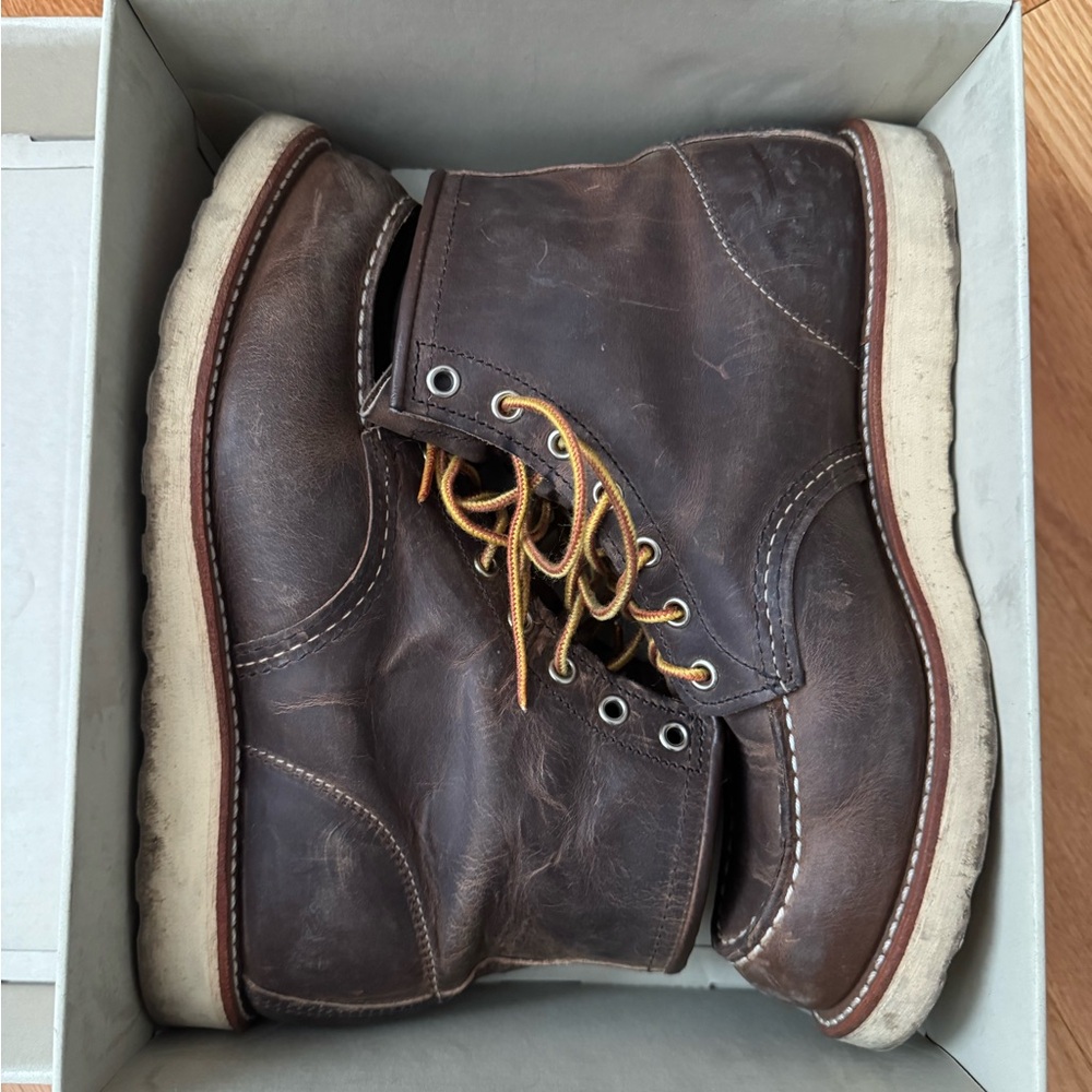 Men’s 8.5 used Redwing Moc toe Heritage #4548